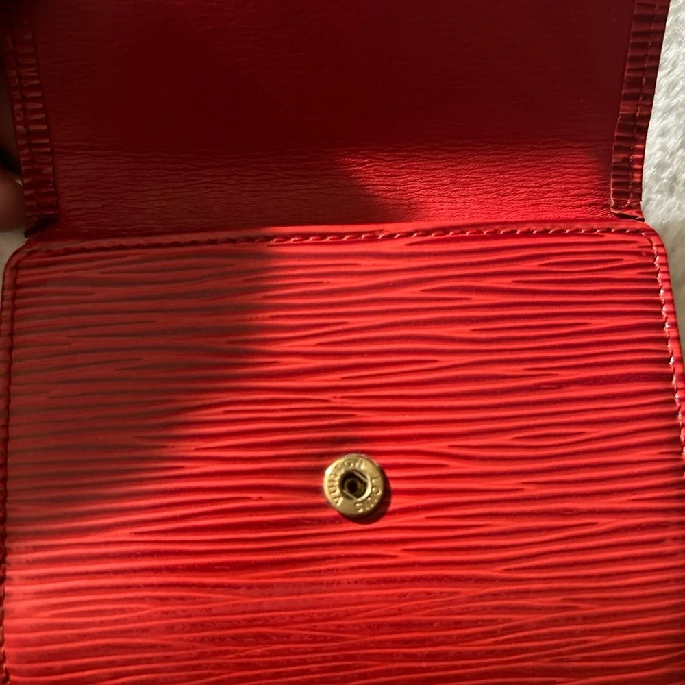Red Luis Vuitton Epi 100% Authentic wood grain leather made in France UNI-SEX❤️ - Picture 11 of 15